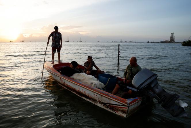 La Pollution du Lac de Maracaibo: Un Danger pour les Pêcheurs