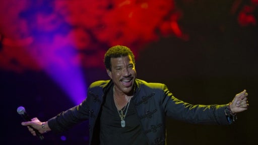 Lionel Richie annule des concerts en raison de problèmes de santé