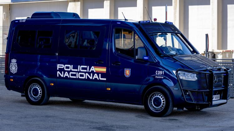 Une opération contre un mariage forcé ramène une jeune femme de Barcelone du Pakistan