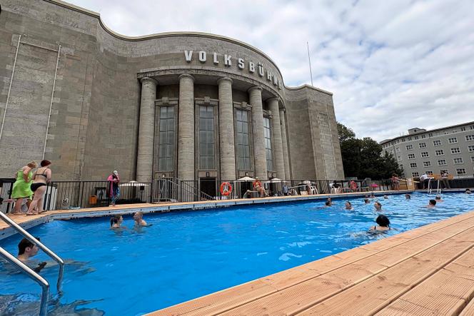 La piscine publique de la Volksbühne : Art et politique à Berlin