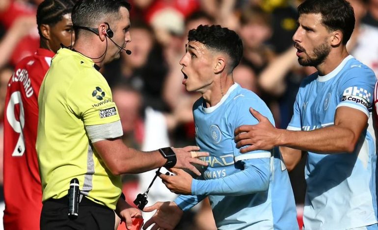 Manchester City triomphe à dix contre Manchester United