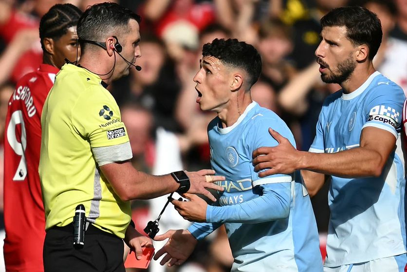 Manchester City triomphe à dix contre Manchester United