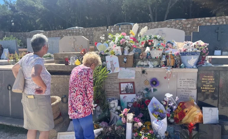 Vente d&rsquo;objets de Brigitte Bardot : un hommage simple et populaire