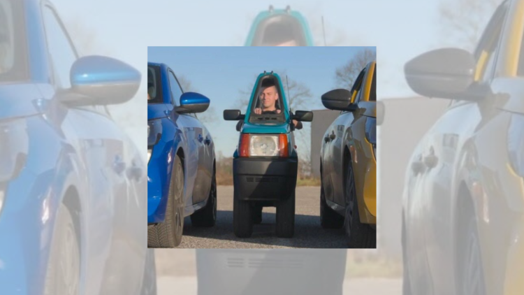 Une Voiture d&rsquo;une Étroit surperative Construit en Italie