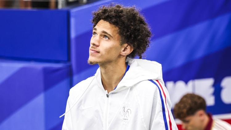 Akliouche Remplace Zaïre-Emery en Équipe de France