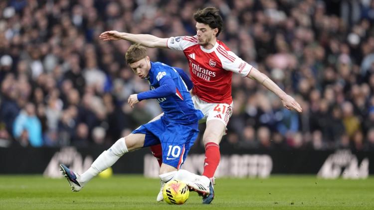 Arsenal et Chelsea se préparent pour un derby londonien intense
