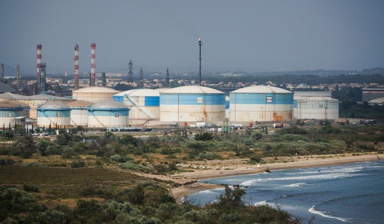 Blocage d&rsquo;un terminal pétrolier à Fos-sur-Mer par des pêcheurs