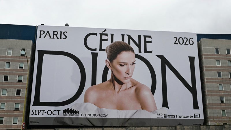 Céline Dion : Un karaoké géant pour célébrer ses concerts parisiens