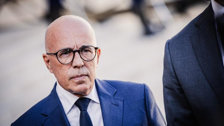 Controverse après des propos du sénateur socialiste