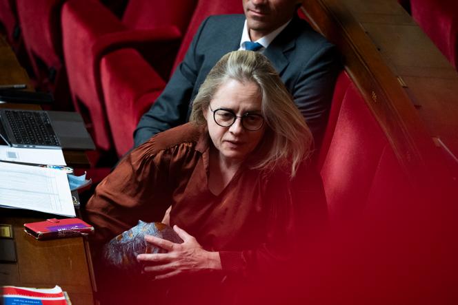 Examen d&rsquo;une nouvelle loi contre les violences sexistes et sexuelles