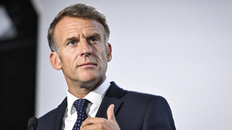 Interdiction des Réseaux Sociaux pour les Moins de 15 Ans: Initiative d&rsquo;Emmanuel Macron