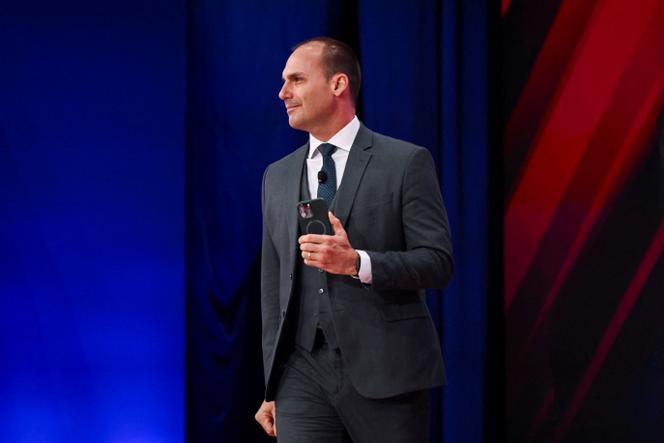 Eduardo Bolsonaro: Vie aux États-Unis et Influences Politiques