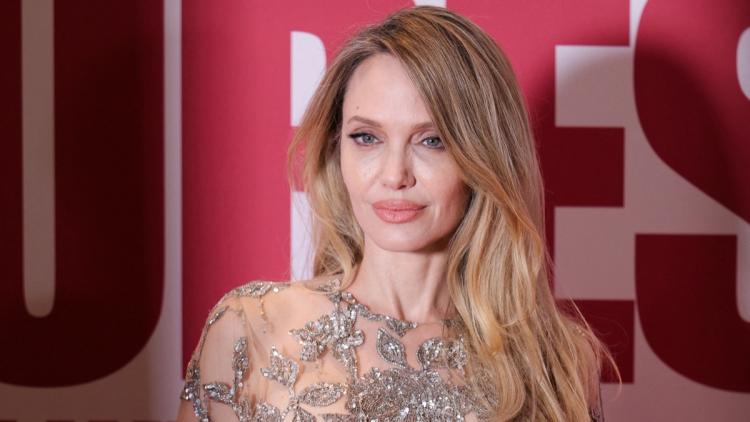 Angelina Jolie envisage de consacrer plus de temps à l&rsquo;étranger