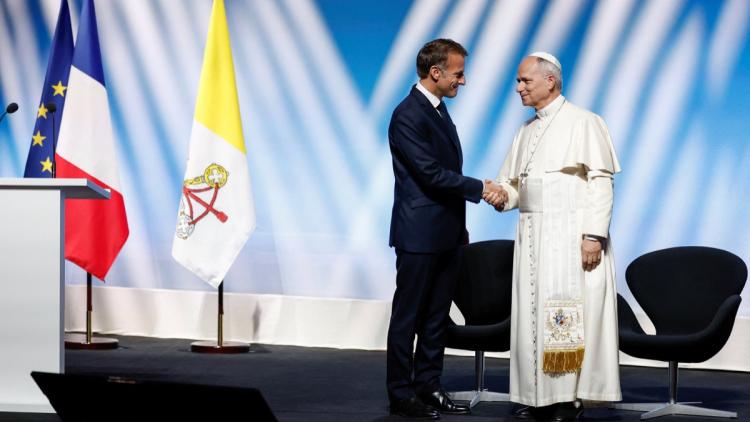 Emmanuel Macron plaide pour une Europe souveraine et solidaire