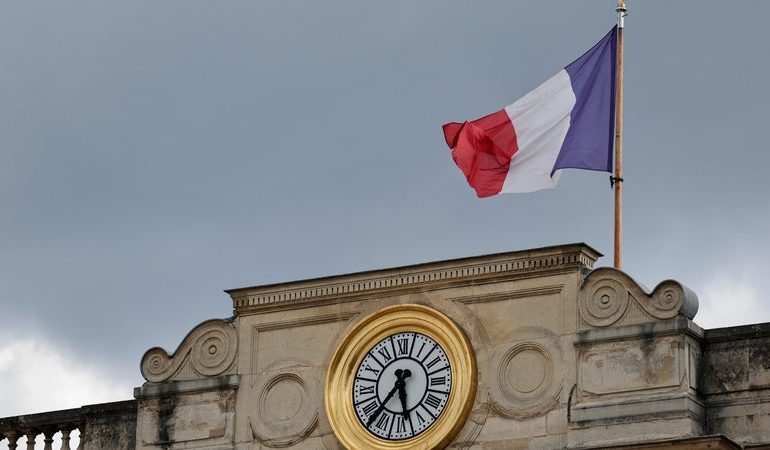 Les fragilités des institutions françaises face à un potentiel choc autoritaire