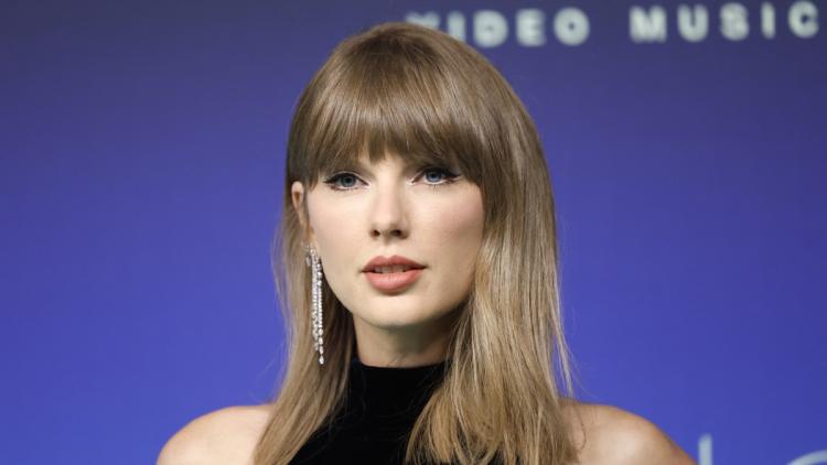 Taylor Swift rend hommage à Dolly Parton lors des MTV Video Music Awards 2026