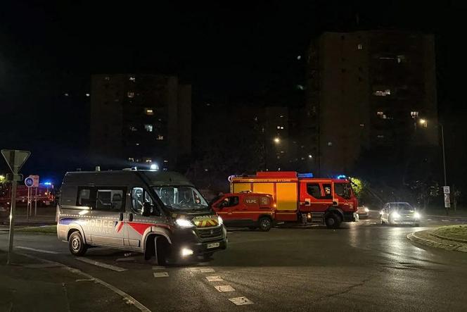 Tensions à Saint-Pierre-des-Corps suite à une collision entre une moto et une voiture de police