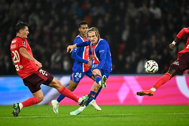 PSG prend la tête de la Ligue 1 après une victoire contre l&rsquo;OL