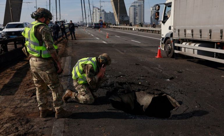 Les Raids Russes Intensifient la Pression sur Kiev