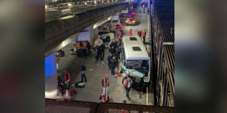 Un accident de minibus à l&rsquo;entrée du tunnel sous la Manche