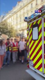 Les pompiers applaudis par des manifestants à Paris