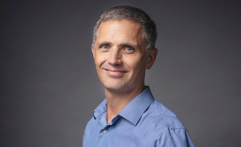 La Liberté d&rsquo;Expression des Géants du Numérique et ses Impacts sur la Démocratie