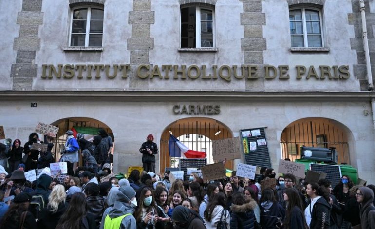 Manifestation à l&rsquo;Institut Catholique de Paris