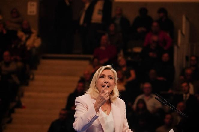 Marine Le Pen lance sa campagne dans une ambiance sécurisée