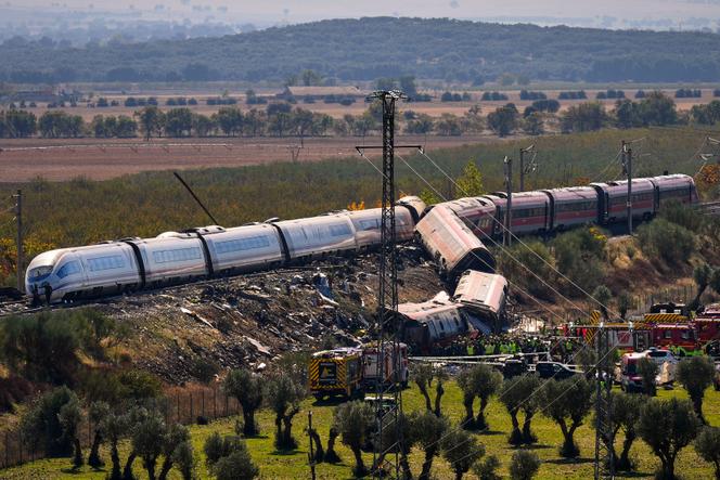 Collision de Trains à Grande Vitesse en Espagne : Causes et Conséquences