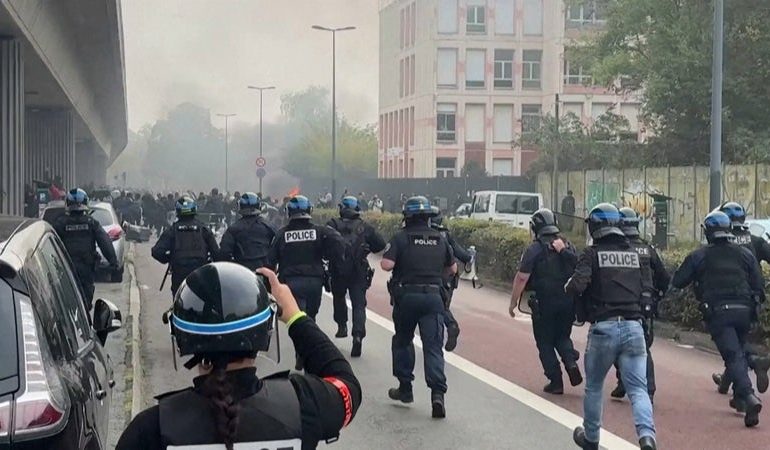 Blessure d&rsquo;un Mineur lors d&rsquo;un Blocage Lycéen à Tours