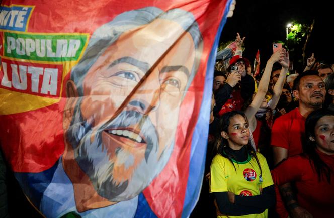 La remontée inattendue de Lula au Brésil grâce à la mobilisation des jeunes et des réseaux sociaux
