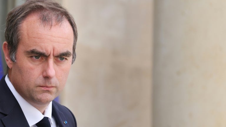 Soutien du Premier ministre aux forces de l&rsquo;ordre suite aux violences lors des manifestations