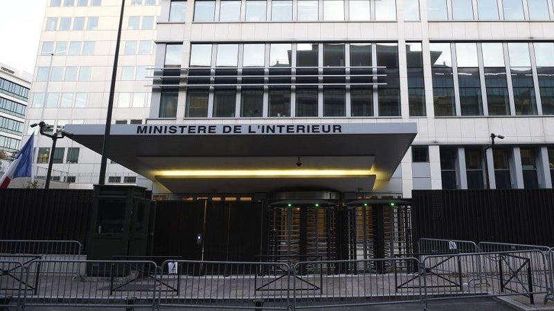 Un adolescent impliqué dans des tirs en collège transféré à la sous-direction anti-terroriste
