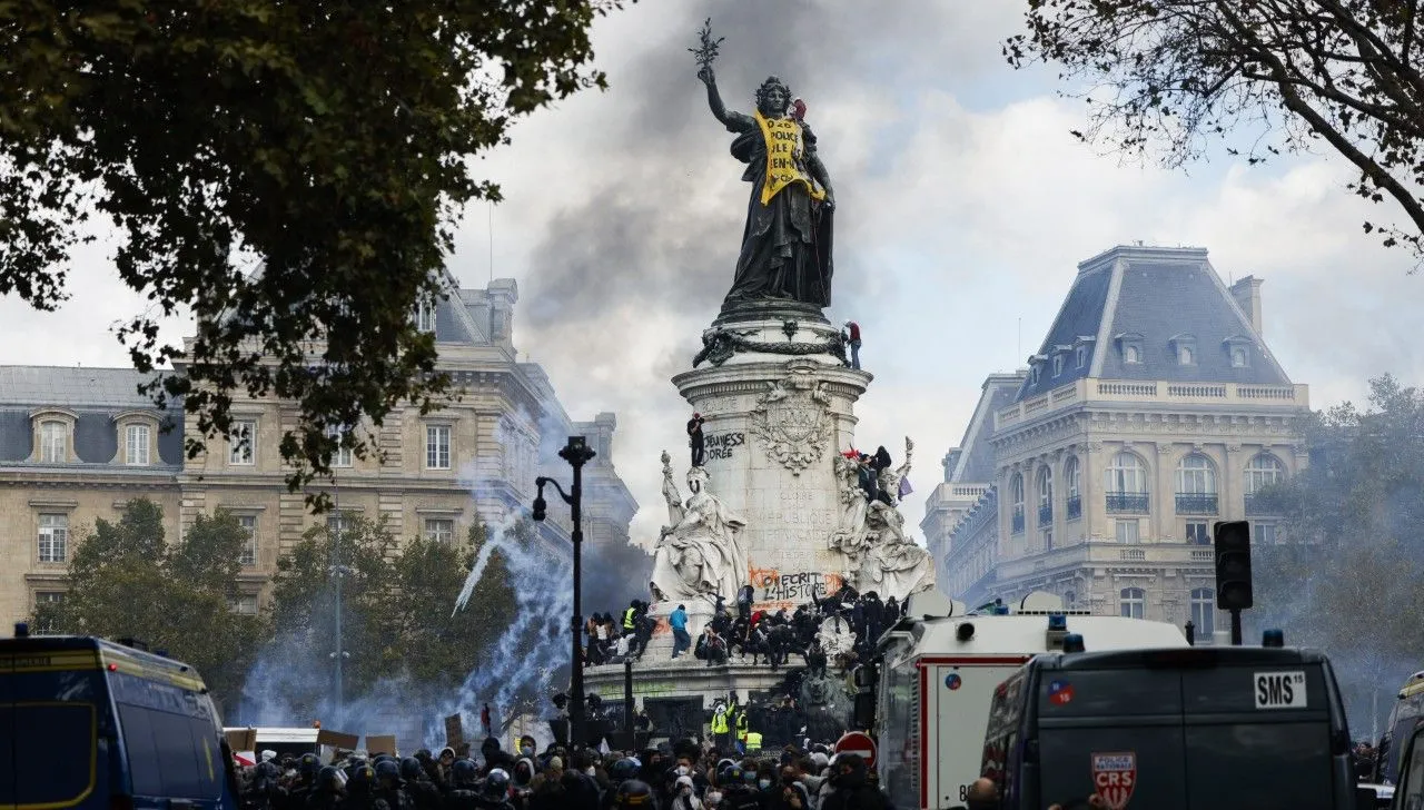 Les enjeux politiques après les manifestations et violences récentes