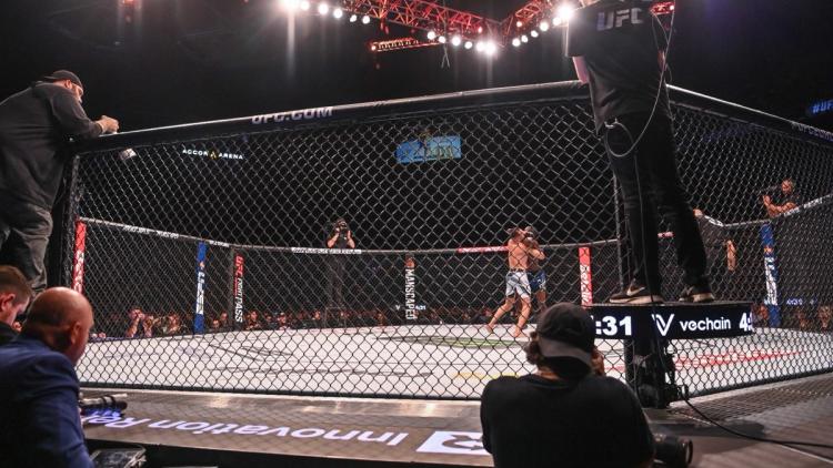 Décès en prison d&rsquo;un combattant de MMA condamné pour double meurtre
