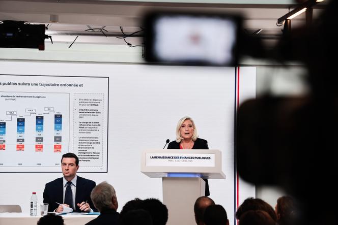 Le Rassemblement national face à la polémique au sein de sa stratégie budgétaire