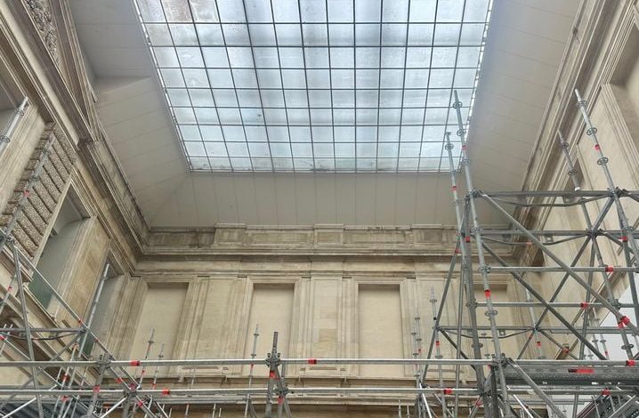Rénovation de la Cour du Sphinx au Louvre: Entre Patrimoine et Modernité