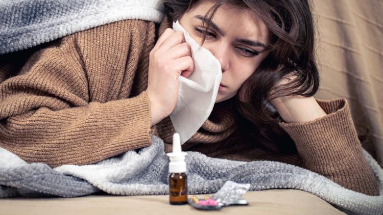 Gérer le rhume : conseils sur les médicaments et traitements