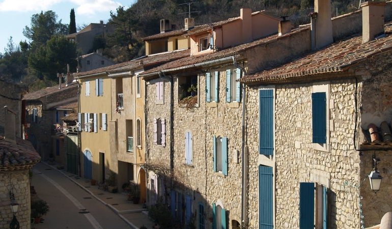Recherche d&rsquo;exploitant pour un nouveau bar-restaurant-gîte à Vitrolles-en-Luberon
