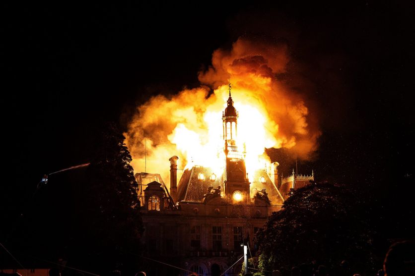 Incendie à la mairie de Limoges : une attaque qui surprend