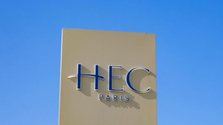 Blocage du Campus à Jouy-en-Josas par les Étudiants de HEC Paris