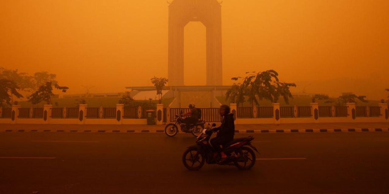 Incendies à Sumatra: Une Cité Engloutie par la Fumée
