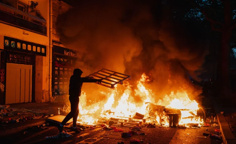 Réactions politiques aux manifestations en France