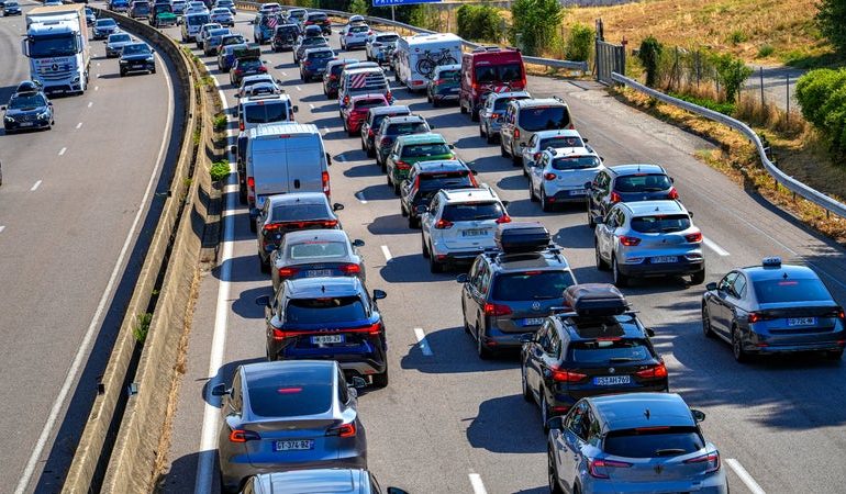 Les municipalités réintroduisent l&rsquo;automobile en ville