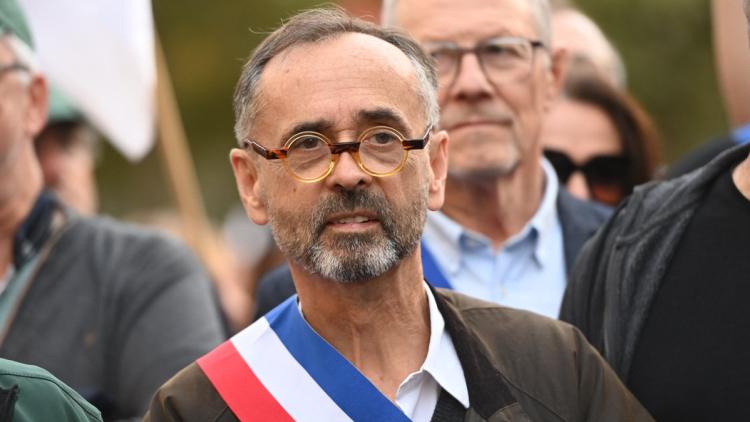 Amende requise contre le maire de Béziers pour refus de mariage