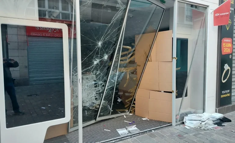 Réactions de Stéphane Le Foll face aux violences lors des manifestations