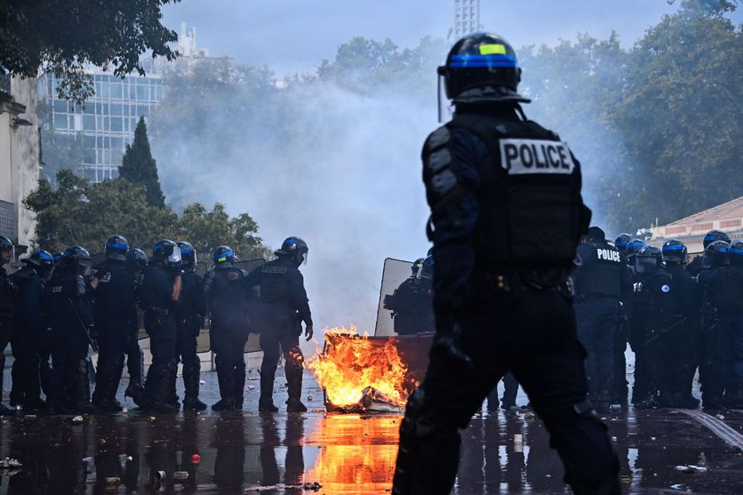 Réflexions sur le Maintien de l&rsquo;Ordre après les Émeutes du 17 Octobre 2026