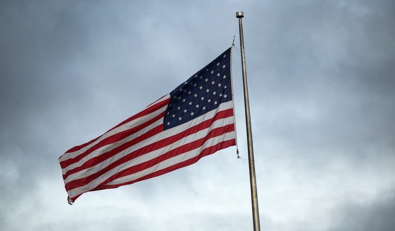 Les consommateurs américains continuent de dépenser malgré l&rsquo;inflation