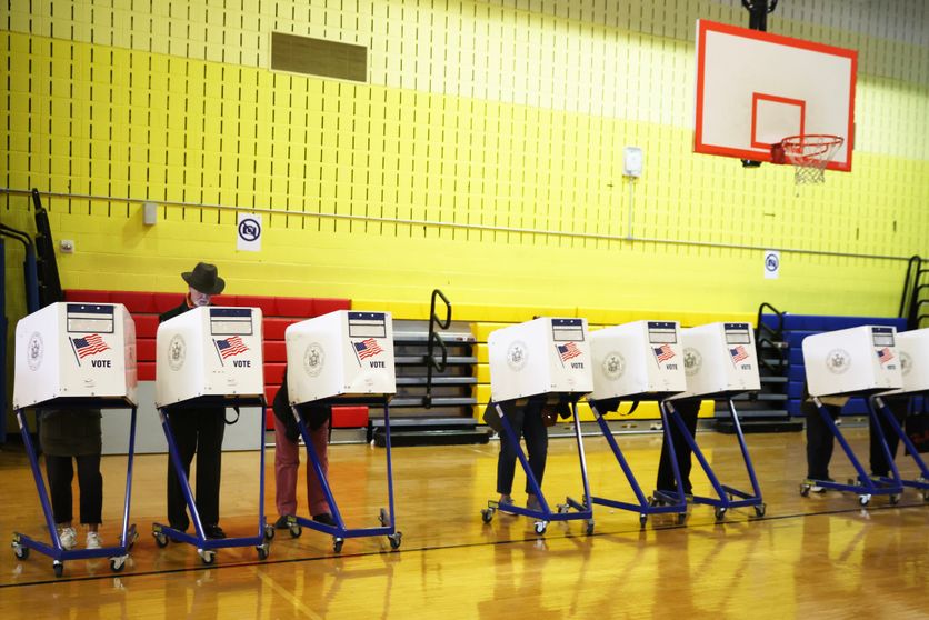 Analyse des enjeux du vote anticipé et des fraudes électorales aux États-Unis