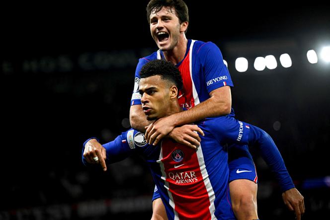 Le PSG brille face au FC Barcelone malgré les défis